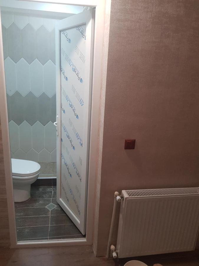 Solo Budget Apartment Tiflis Exterior foto