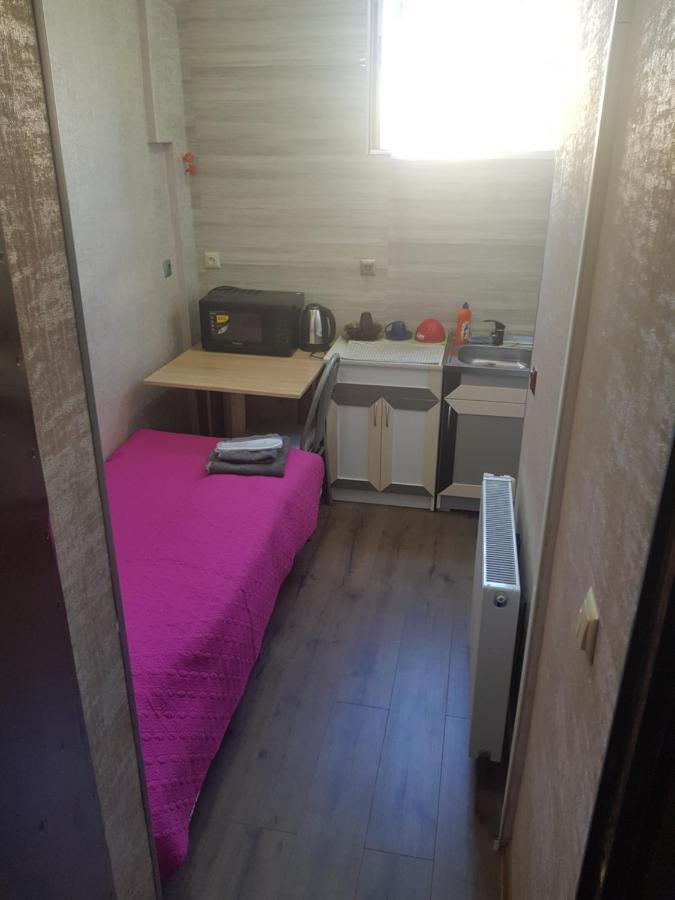 Solo Budget Apartment Tiflis Exterior foto